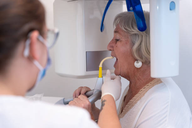 Best Weekend Emergency Dentist in Val Verde, CA